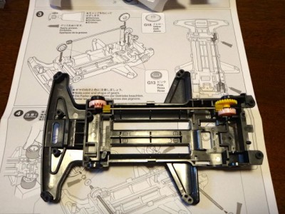 シャーシにギヤを乗せたところ